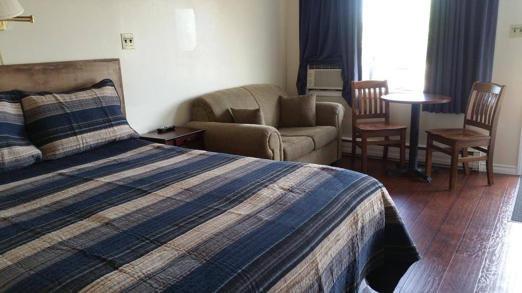 Tantramar Motel Секвілл Екстер'єр фото